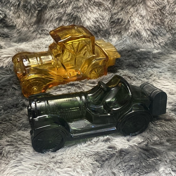 Vintage AVON 4 Car Cologne Bottles Empty Green and Amber Glass - Picture 4 of 16